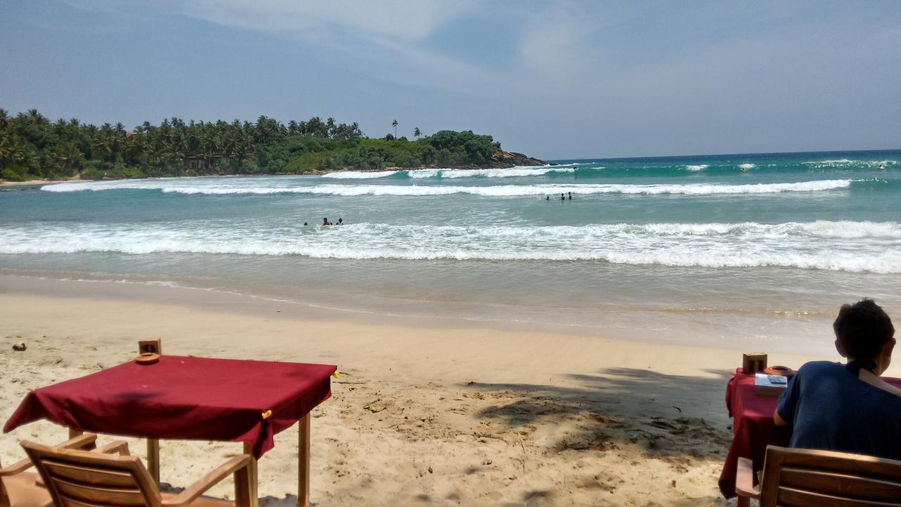 Blue Beach Paradise 디크웰라 외부 사진